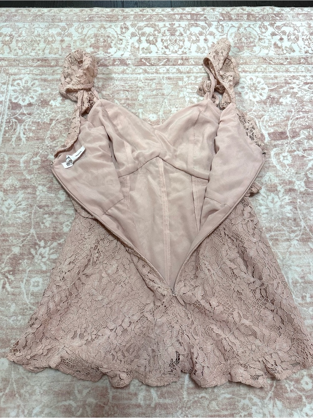 BCBG ๐ธ Dusty Rose Lace Ruffled Romper - Picture 16 of 16